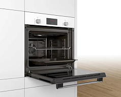 Духовой шкаф Bosch HBF114EV0R , электрический, шириной 59.4 см, белый, традиционная очистка в Санкт-Петербурге